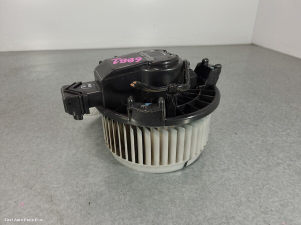 2012 TOYOTA HILUX Heater Fan Motor