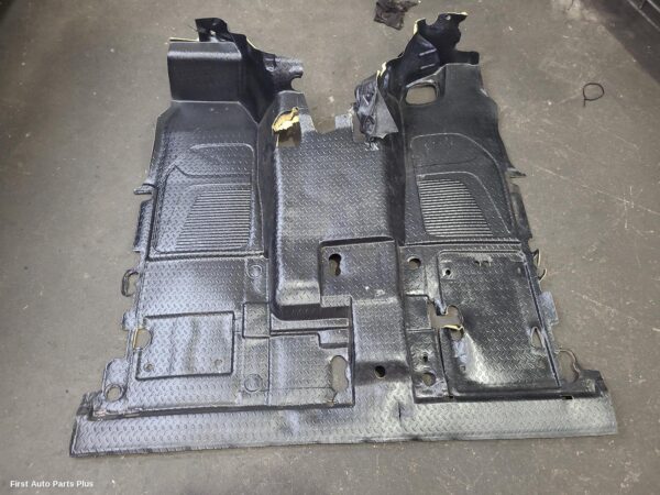 2023 LDV DELIVER 9 Carpet