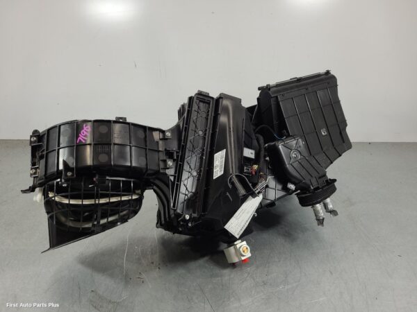 2021 VOLKSWAGEN TRANSPORTER Heater Core/Box