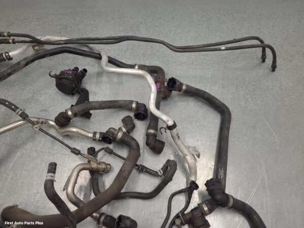 2023 MERCEDES SPRINTER Water Pipes/Outlets