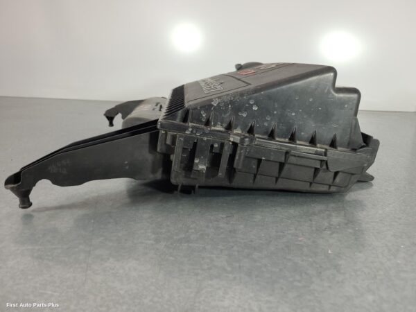 2013 MERCEDES VIANO Air Cleaner/Box