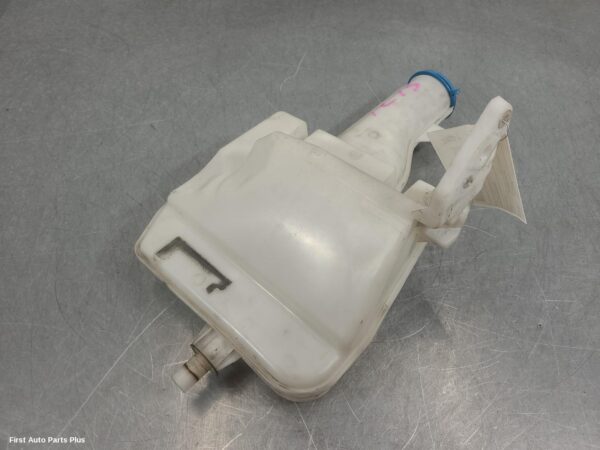 2019 MERCEDES SPRINTER Washer Bottle
