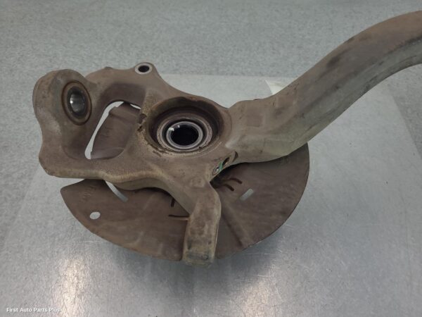 2017 MAZDA BT50 Left Front Hub Assembly