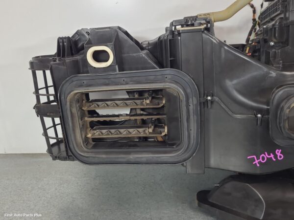 2016 MERCEDES VITO Heater Core/Box