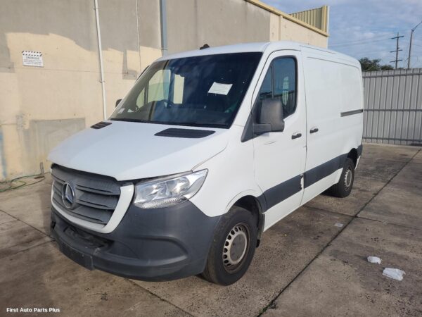 2019 MERCEDES SPRINTER Washer Bottle