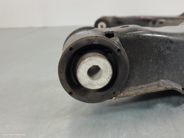 2017 MERCEDES VITO Right Rear Trailing Arm