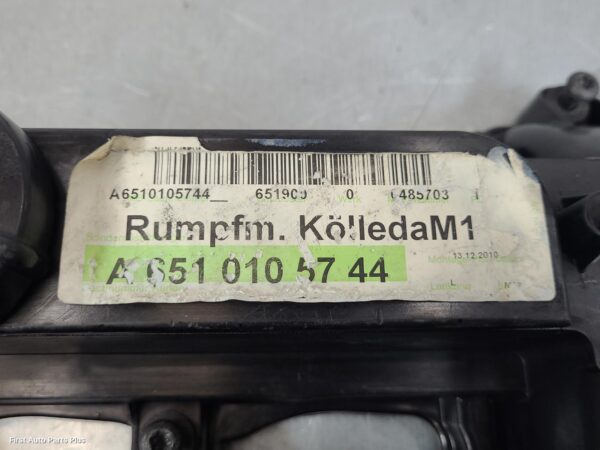 2011 MERCEDES VITO Rocker Assy/Cover