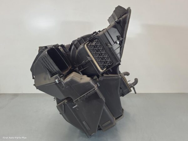 2013 MERCEDES VITO Heater Core/Box