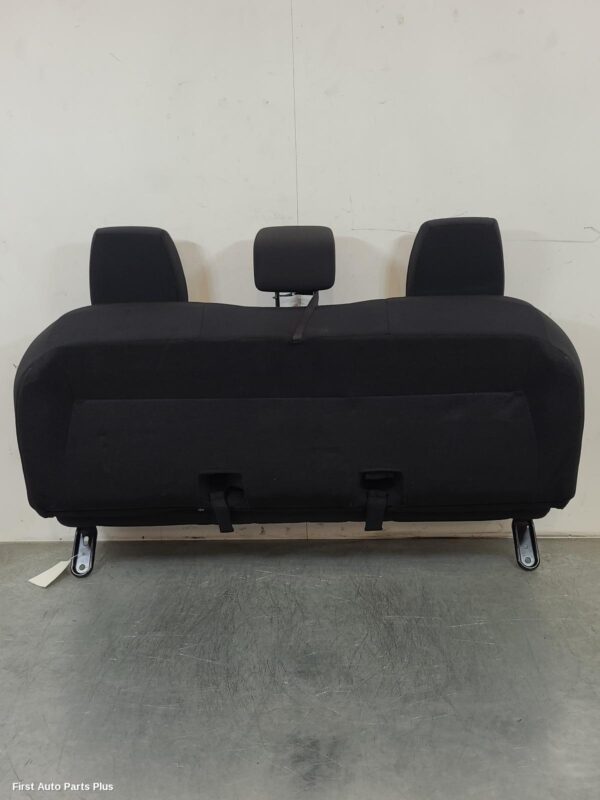 2021 NISSAN NAVARA 2nd Seat (Rear Seat)