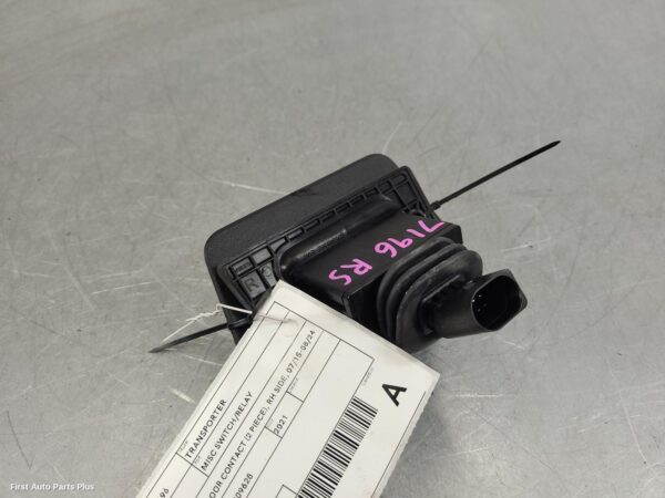 2021 VOLKSWAGEN TRANSPORTER Misc Switch/Relay