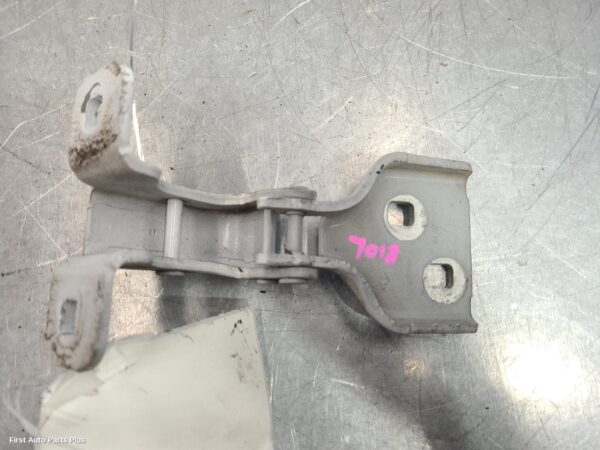 2015 RENAULT MASTER Door Hinge/Runner