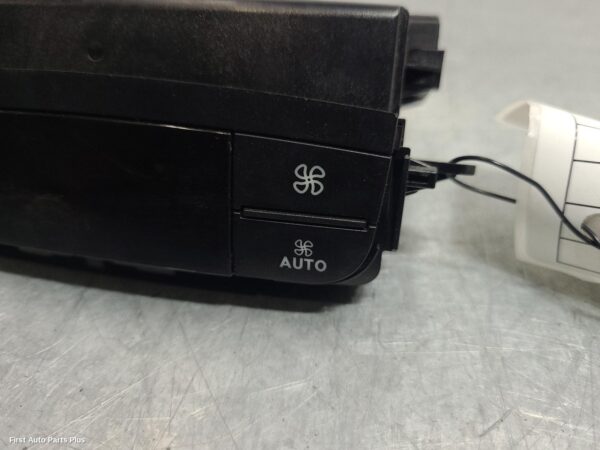 2014 MERCEDES VIANO Heater/Ac Controls