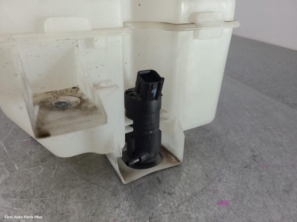 2023 LDV DELIVER 9 Washer Bottle