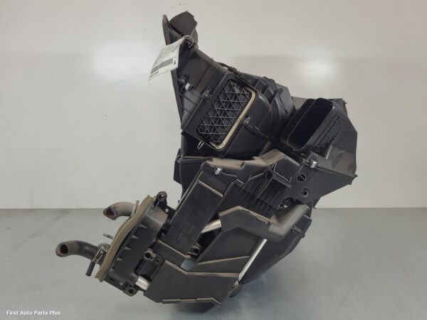 2013 MERCEDES VITO Heater Core/Box