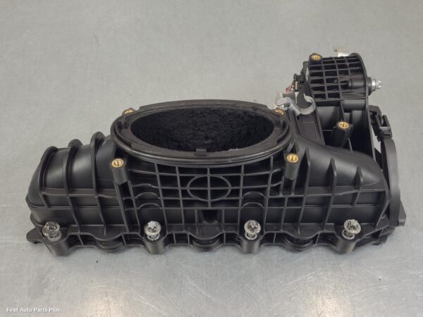2014 MERCEDES VITO Manifold