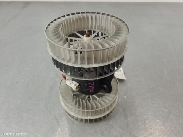 2012 MERCEDES VITO Heater Fan Motor