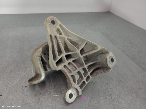 2012 VOLKSWAGEN TRANSPORTER Mount