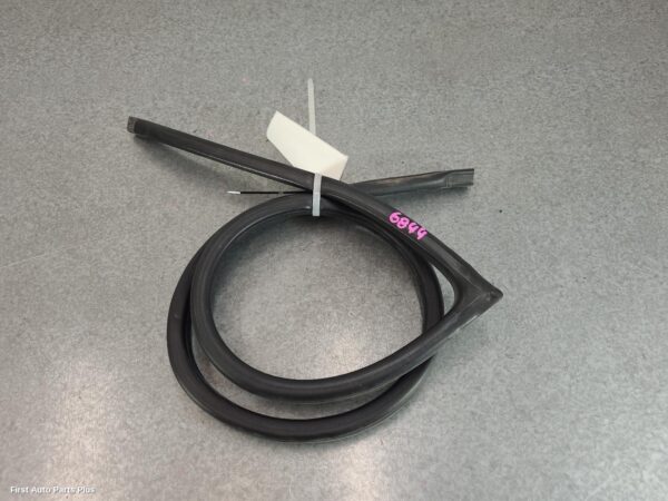 2010 MITSUBISHI TRITON Door/Tailgate Seal
