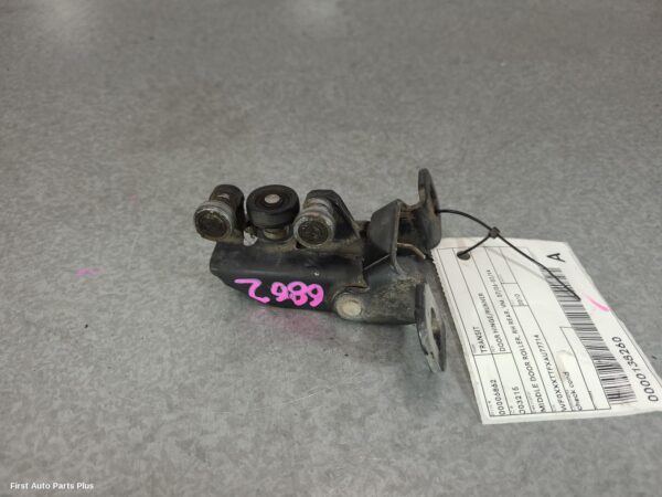 2010 FORD TRANSIT Door Hinge/Runner