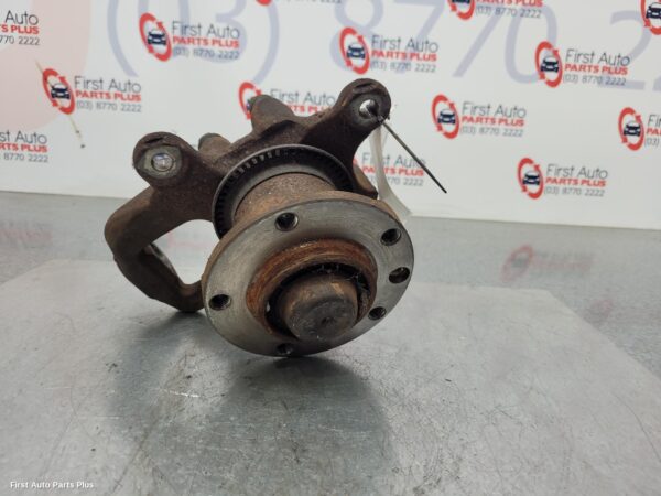 2004 MERCEDES SPRINTER Right Front Hub Assembly