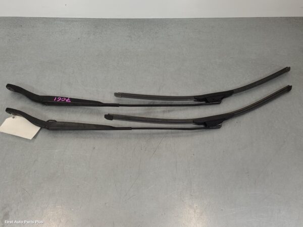 2013 RENAULT MASTER Wiper Arm