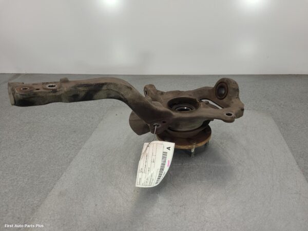 2017 MAZDA BT50 Left Front Hub Assembly