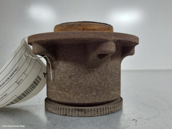 2016 RENAULT MASTER Left Rear Hub Assembly