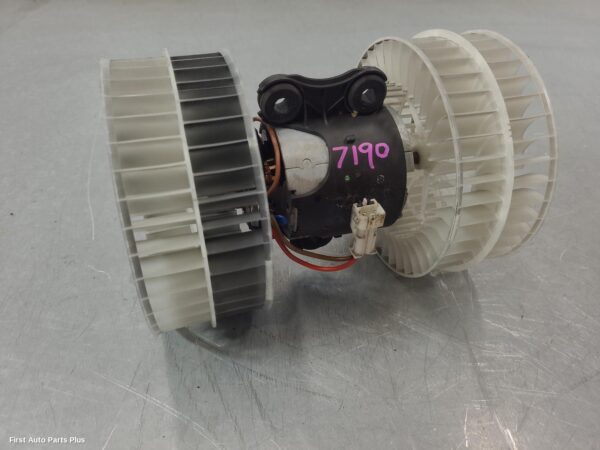 2012 MERCEDES VITO Heater Fan Motor