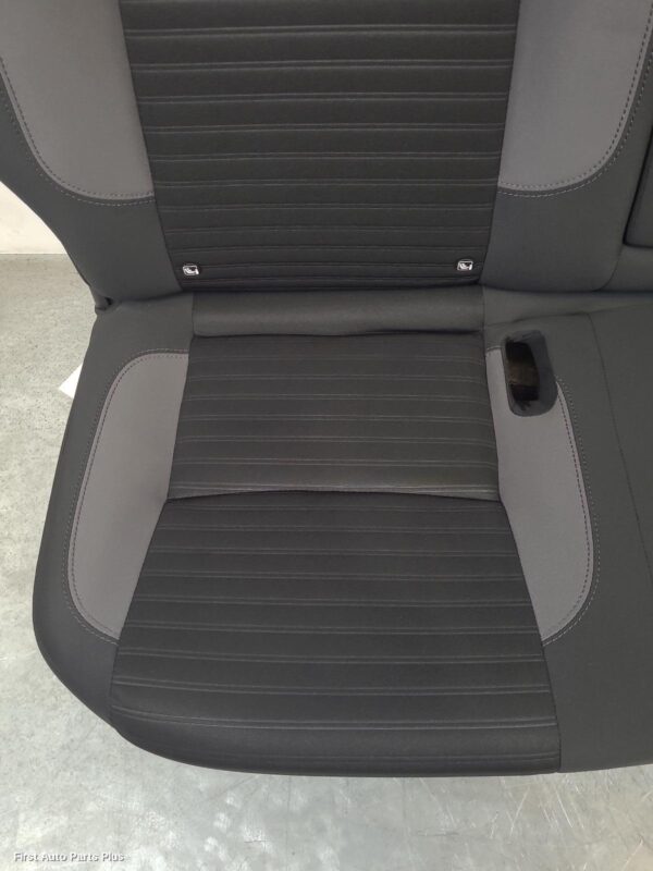 2021 NISSAN NAVARA 2nd Seat (Rear Seat)