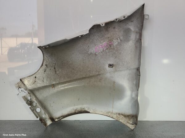 2014 RENAULT TRAFIC Right Guard