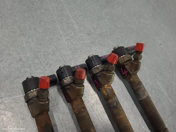 2001 MERCEDES VITO Fuel Injector