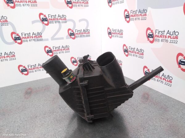 2015 RENAULT TRAFIC Air Cleaner/Box