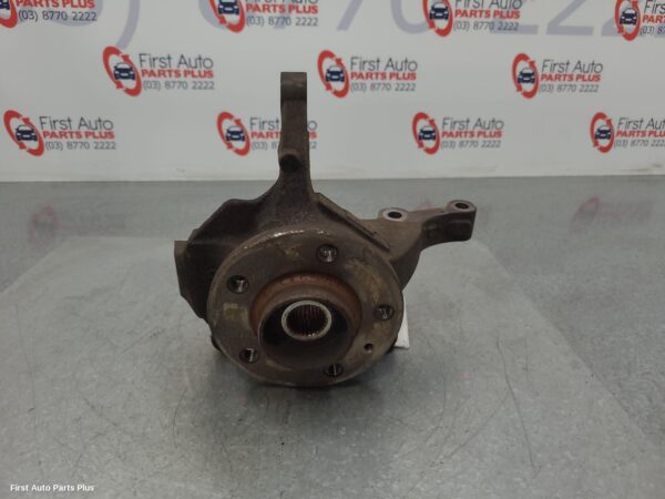2013 RENAULT TRAFIC Right Front Hub Assembly