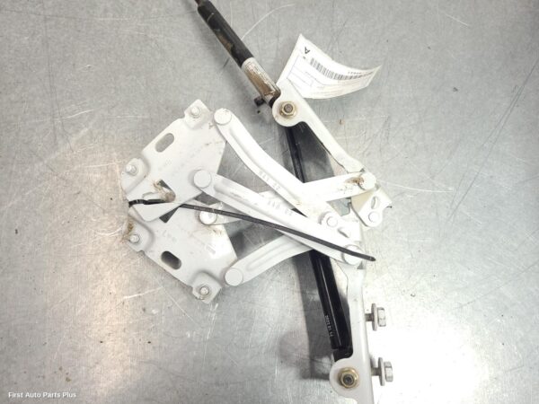 2023 MERCEDES SPRINTER Bonnet Hinge/Strut