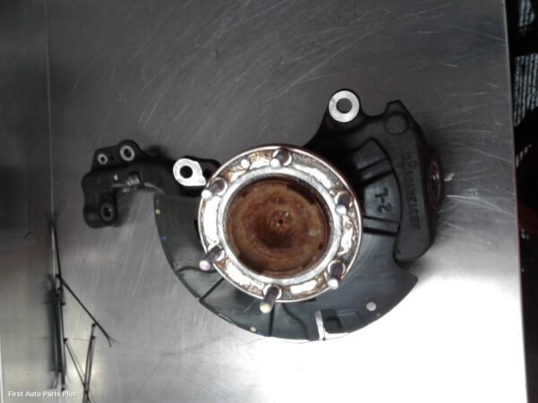 2013 MAZDA BT50 Left Front Hub Assembly