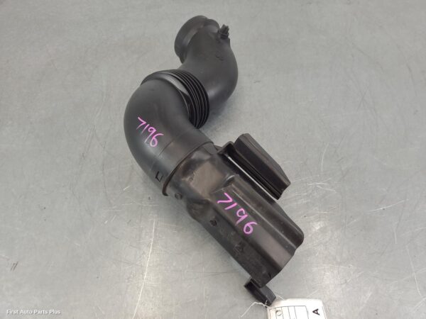 2021 VOLKSWAGEN TRANSPORTER Air Cleaner Duct/Hos