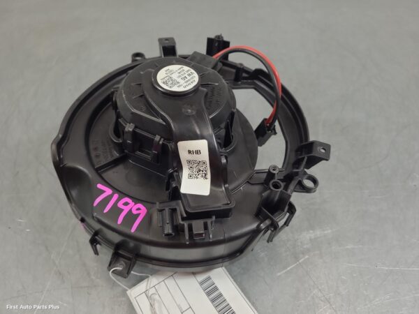 2020 VOLKSWAGEN CRAFTER Heater Fan Motor