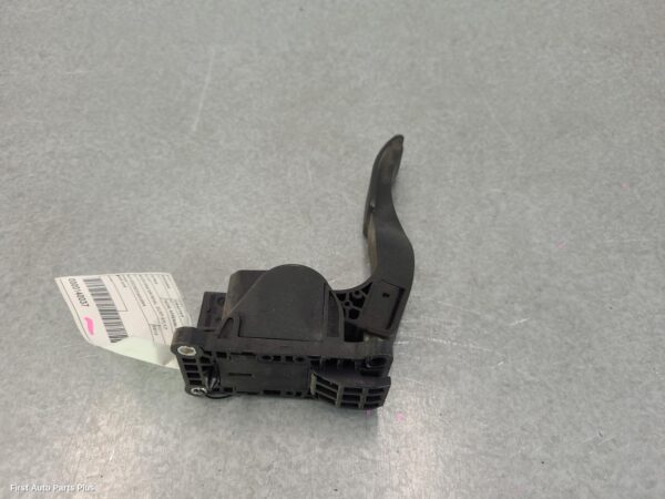 2012 VOLKSWAGEN CRAFTER Pedal Assembly