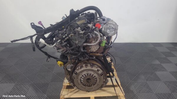 2014 RENAULT TRAFIC Engine