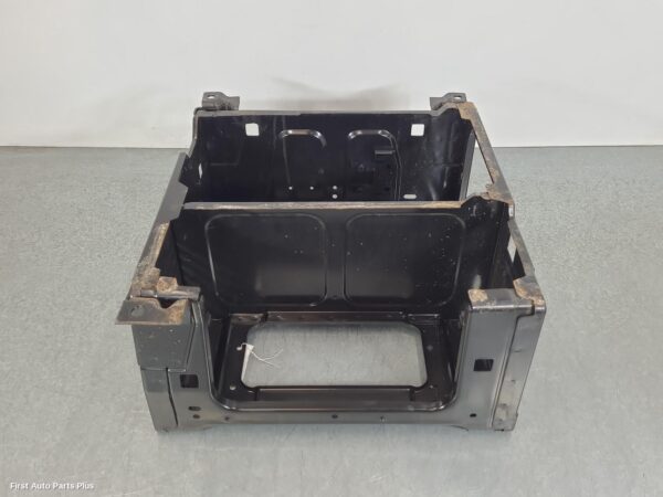 2010 MERCEDES VITO Seat Box