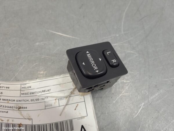 2006 TOYOTA HILUX Misc Switch/Relay