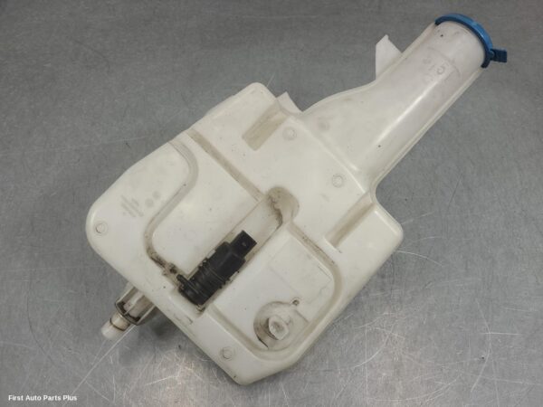 2019 MERCEDES SPRINTER Washer Bottle