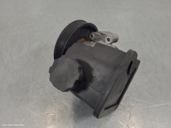 2009 MERCEDES SPRINTER Steering Pump