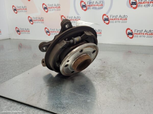 2018 MERCEDES VITO Right Rear Hub Assembly