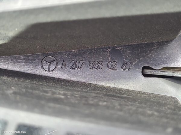 2016 MERCEDES VITO Grille