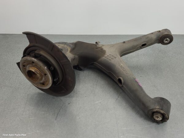 2012 MERCEDES VITO Right Rear Hub Assembly