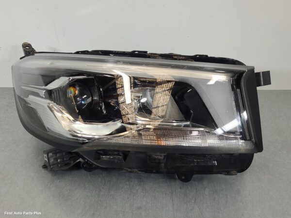 2022 LDV DELIVER 9 Right Headlamp