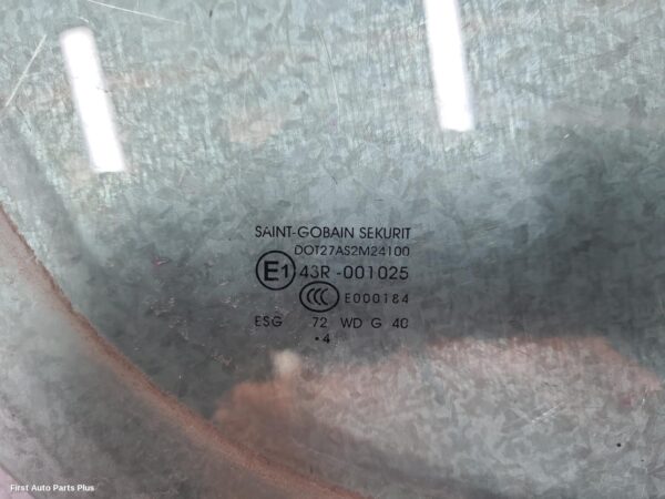 2015 MERCEDES SPRINTER Right Front Door Window