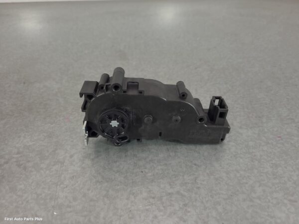 2017 MERCEDES VITO Door/Boot/Gate Lock