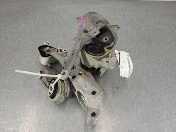2021 MERCEDES VITO Mount